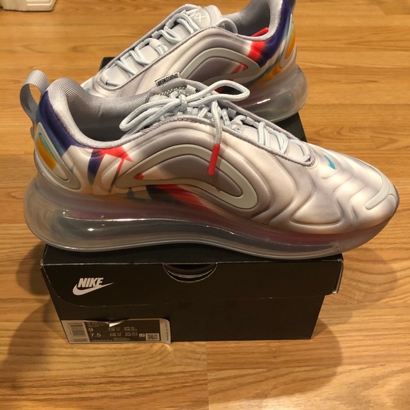 Nike - Picture 2 of 3